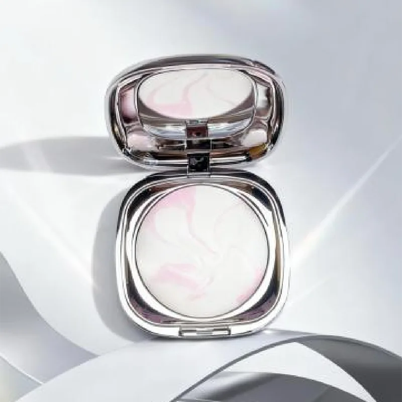 Beztížný Sheer Compact Powder